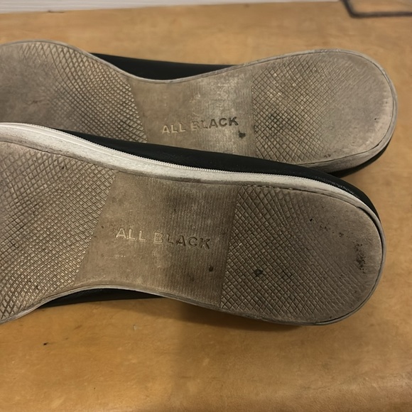 ALL BLACK ANTHROPOLOGIE LEATHER SIDE ZIP SHOE SIZE 9.5 - Picture 9 of 11